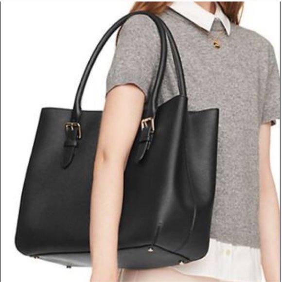 kate spade Handbags - Kate Spade Cove Street Airel Black Leather Tote